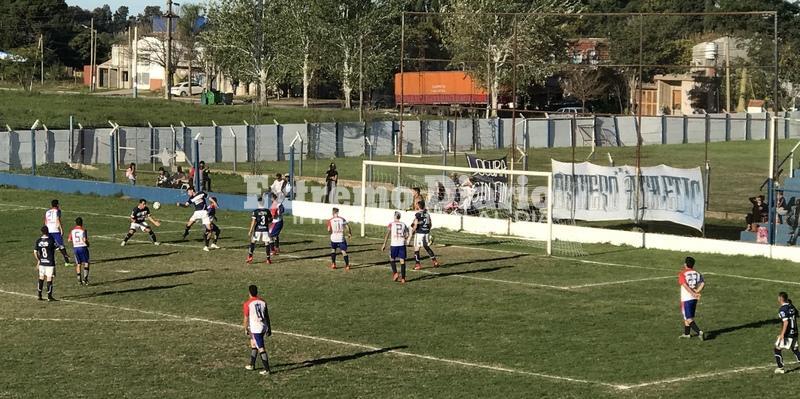 Atacando sin parar. Eso hizo Athletic todo el partido ante Alvear.