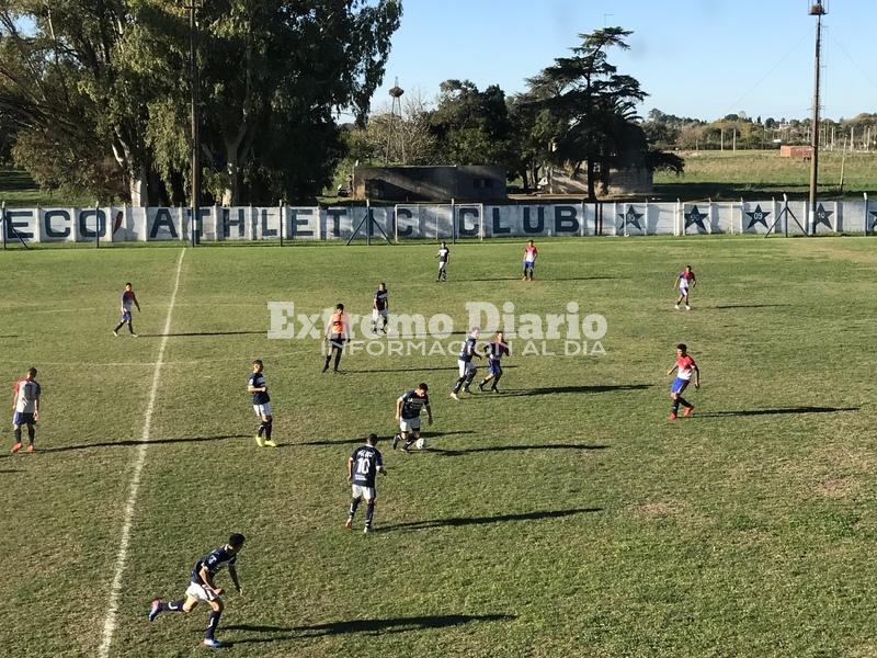 Atacando sin parar. Eso hizo Athletic todo el partido ante Alvear.