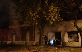 Imagen de Incendio en un antiguo almacén en Fighiera