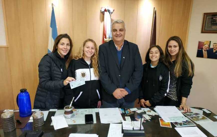 Imagen de Entrega de aportes a disciplinas y deportistas locales