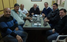 Remiseros fueron recibidos en el Concejo hace unos 10 días atrás. Foto: Archivo La Posta