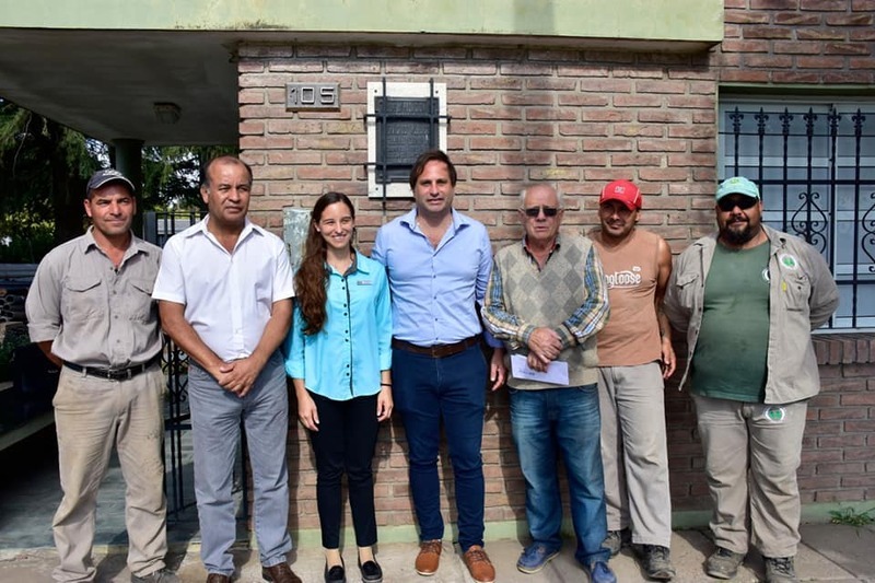 Trabajo en conjunto: El anuncio de la fábrica de soda fue emitido tras la inauguración de las nuevas tuberías de agua desde la Comuna y la Cooperativa.
