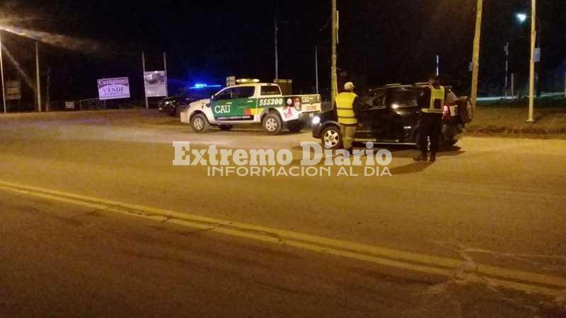 Presencia y controles. CAU y Comando efect&uacute;an permanentemente operativos en distintos puntos de la localidad.
