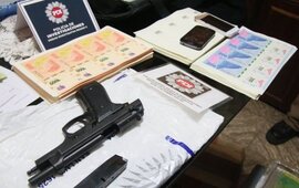 Imagen de Buscaban a un asesino pr&oacute;fugo y encontraron una f&aacute;brica de billetes falsos