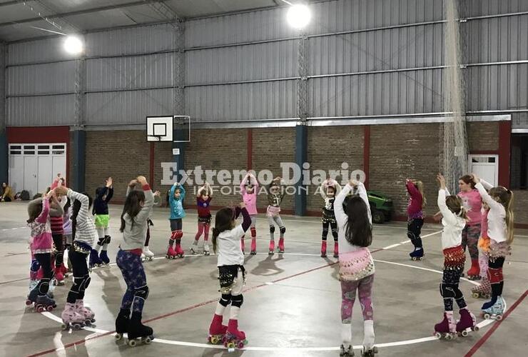 Ensayando la coreo. Así están las nenas de Talleres a horas del Festival.