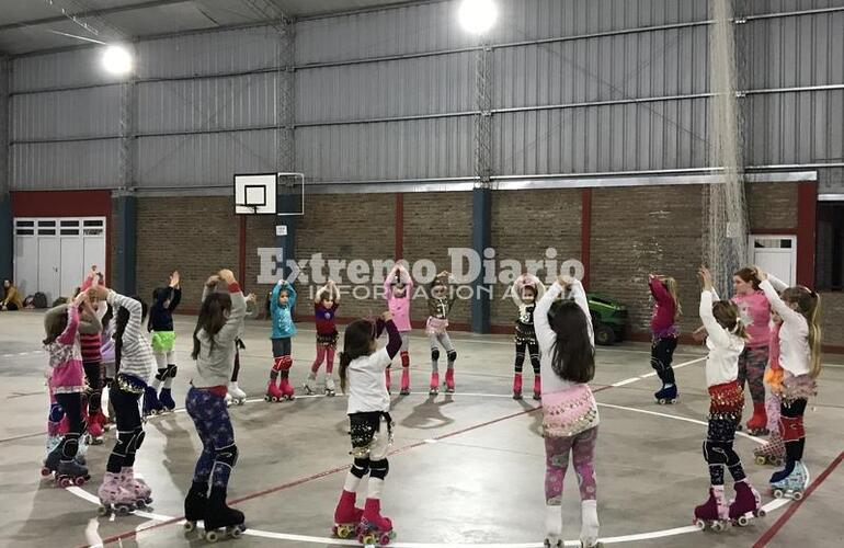 Ensayando la coreo. Así están las nenas de Talleres a horas del Festival.