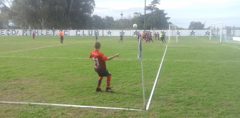 "Pikantitos" y "Gatitos" se enfrentaron por una nueva fecha de la Liga Regional del Sud.