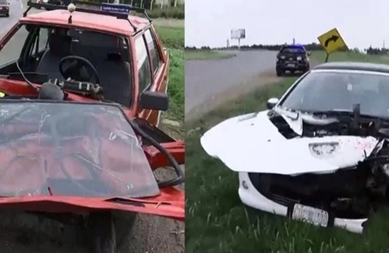 As&iacute; quedaron los dos autos. Foto: Rosario 3