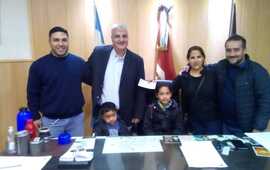 Imagen de Entrega del segundo desembolso del Plan Lote Propio a una familia del Barrio Don Alejandro