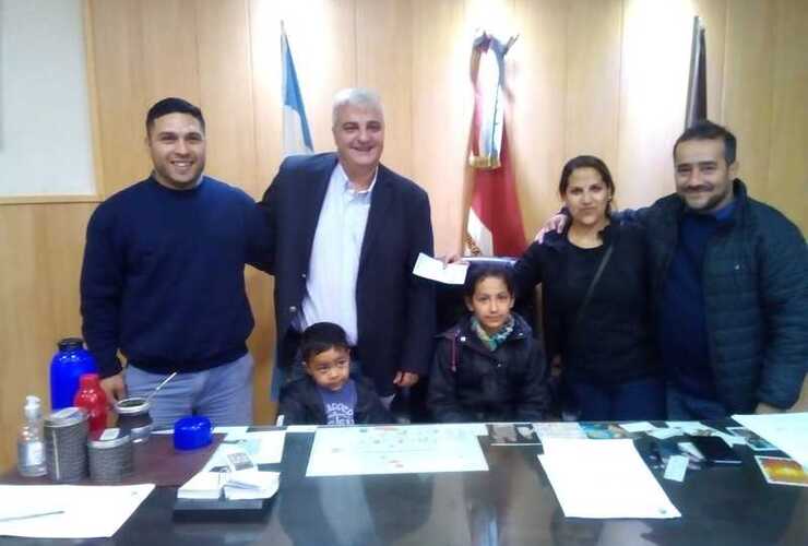 Imagen de Entrega del segundo desembolso del Plan Lote Propio a una familia del Barrio Don Alejandro