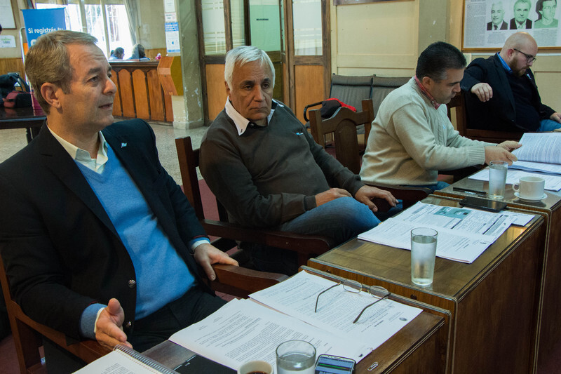 Imagen de Ni durante ni a posterior; el concejo no habl&oacute; del m&oacute;vil in fraganti