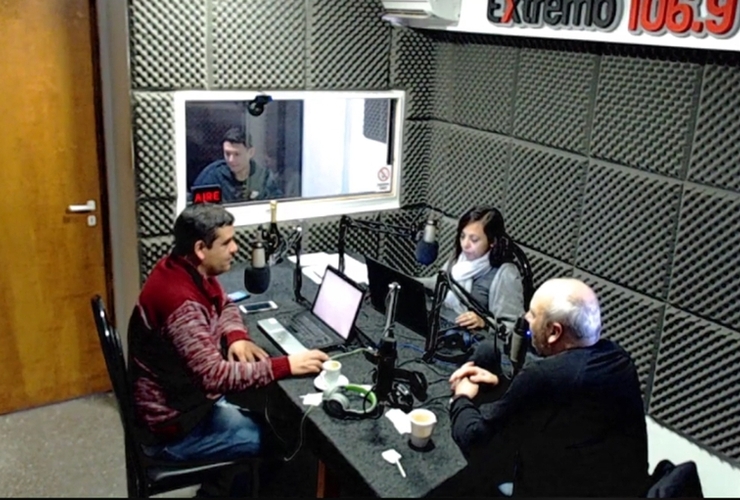 Imagen de Emisión EN VIVO de Dos & Pico, Radio Extremo 106.9