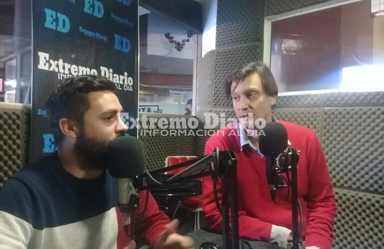 Franco De Cristófano y Silvestre Mendoza en los estudios de 106.9