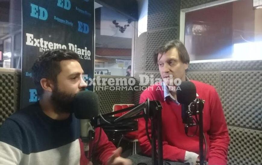 Franco De Cristófano y Silvestre Mendoza en los estudios de 106.9