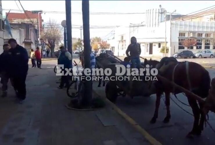 Imagen de Carreros reunidos con Adrián Spina en la municipalidad