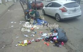 Imagen de ¿Qué pasó?: Basura sobre Belgrano al 600