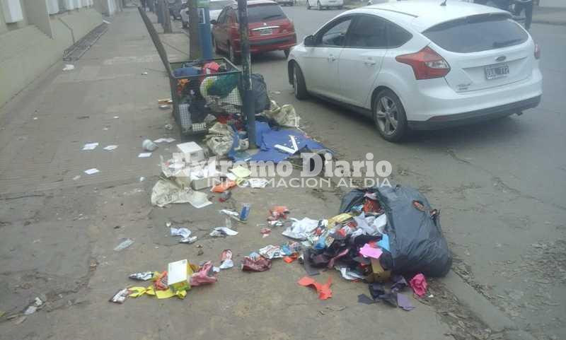 Imagen de ¿Qué pasó?: Basura sobre Belgrano al 600