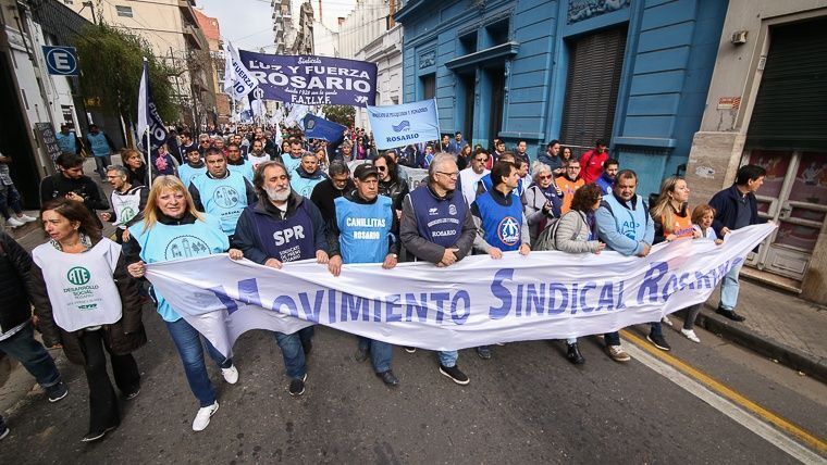 Una de las marchas este mi&eacute;rcoles de paro.(Alan Monz&oacute;n/Rosario3.com)