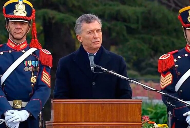 Imagen de Mientras el país está parado, habló Macri en el Día del Ejército: "Queremos una Argentina cada vez más segura"