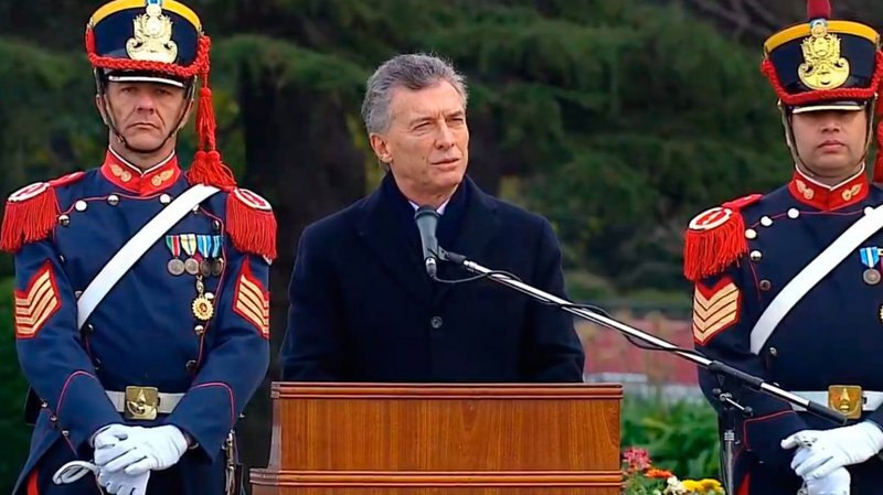 Imagen de Mientras el país está parado, habló Macri en el Día del Ejército: "Queremos una Argentina cada vez más segura"