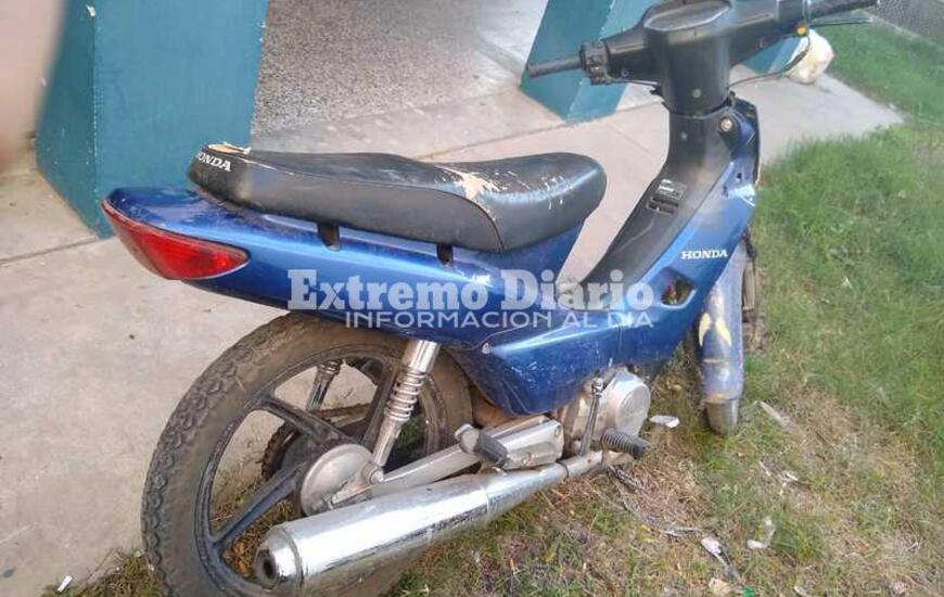 Imagen de Conduc&iacute;a una moto con pedido de secuestro