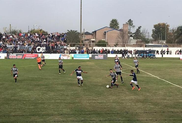 Imagen de Athletic goleó a Unión en el Antonio Di Giácomo y es semifinalista