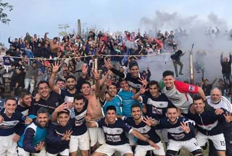 Luego del enorme triunfo ante su clásico rival y los festejos, el "Azul" ya piensa en Porvenir Talleres.