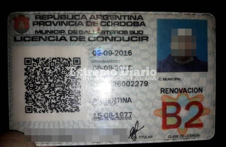 Una de las licencias que retuvo Tránsito a un conductor demorado en Arroyo Seco.