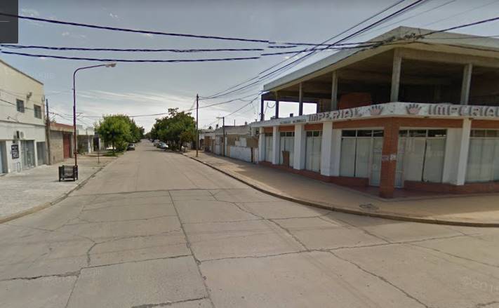 Los hechos acontecieron a pocos metros de la panader&iacute;a de Belgrano y Sarmiento. Foto: Google Street View