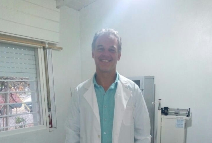 El Dr. Cavallero a cargo de la atenci&oacute;n m&eacute;dica generalista.