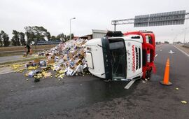 El cami&oacute;n viajaba desde Tucum&aacute;n hasta el puerto de Buenos Aires. (Alan Monz&oacute;n/Rosario3)
