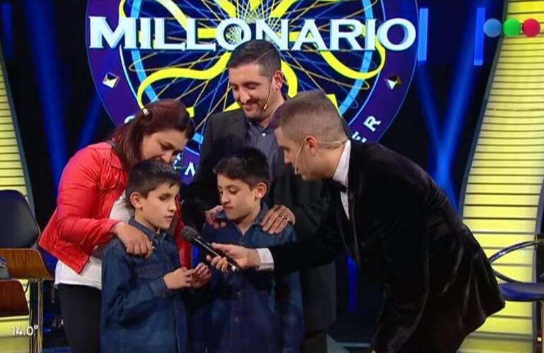 Aaron tiene 10 años y tiene que viajar a Beijing para operarse y hacer el tratamiento con células madres. Foto: captura de pantalla Telefé Aaron tiene 10 años y tiene que viajar a Beijing para operarse y hacer el tratamiento con células madres. Foto: captura de pantalla Telefé