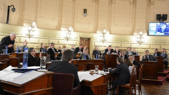 C&aacute;mara alta. Los ocho senadores del FPCyS aspiran a no repetir lo ocurrido en Diputados, donde la reforma constitucional est&aacute; empantanada.