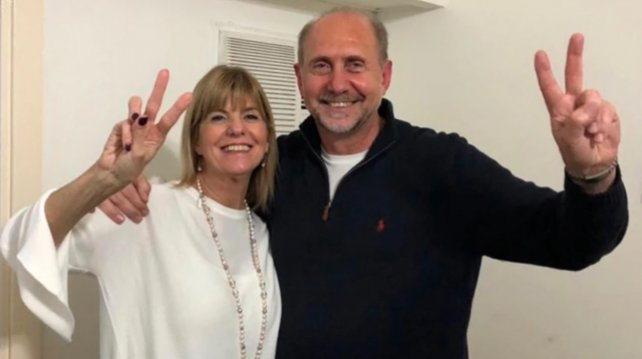 El candidato electo Omar Perotti y su vice, Alejandra Rodenas.