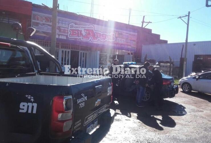 El policial del día. Fue este mediodía en el supermercado de acceso a la autopista.