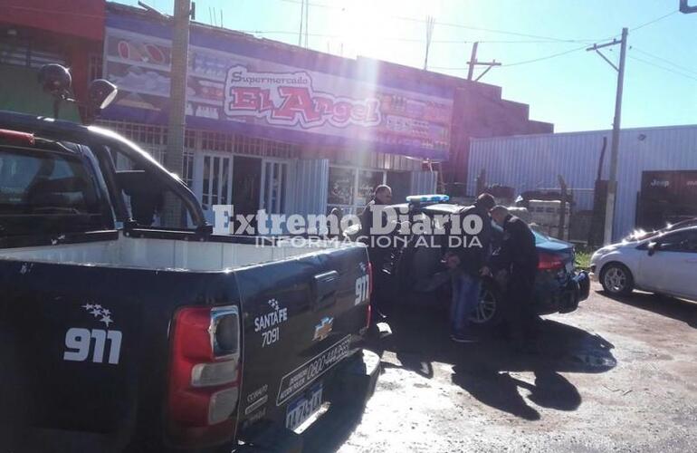 El policial del día. Fue este mediodía en el supermercado de acceso a la autopista.