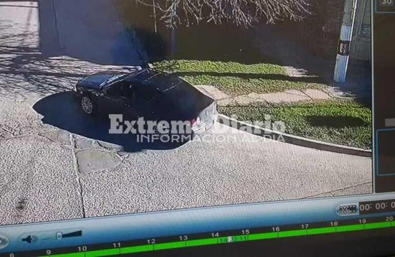El vehículo fue captado por una de las cámaras de la municipalidad.