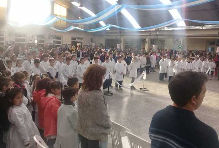 Imagen de Acto por el Día de la Bandera en Fighiera