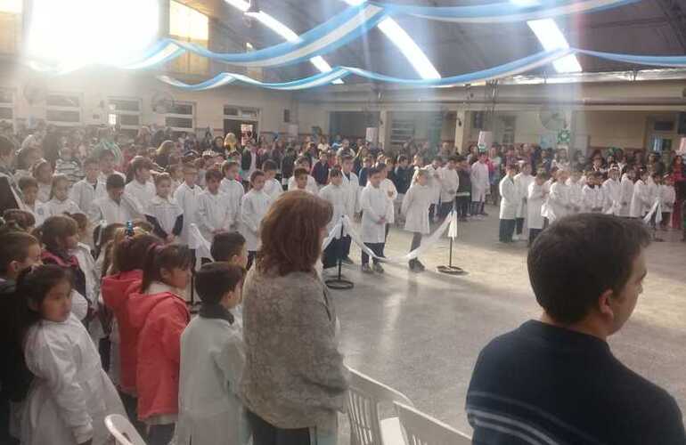 Imagen de Acto por el Día de la Bandera en Fighiera