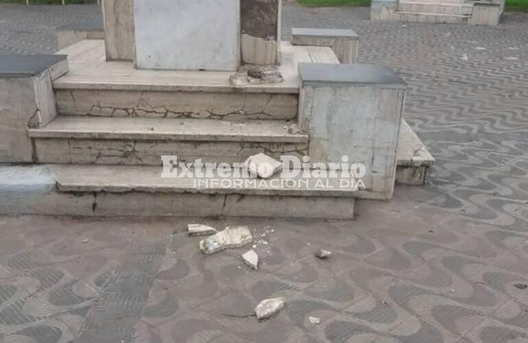 Imagen de Otra vez la Plaza San Martín sacudida por los vándalos de siempre