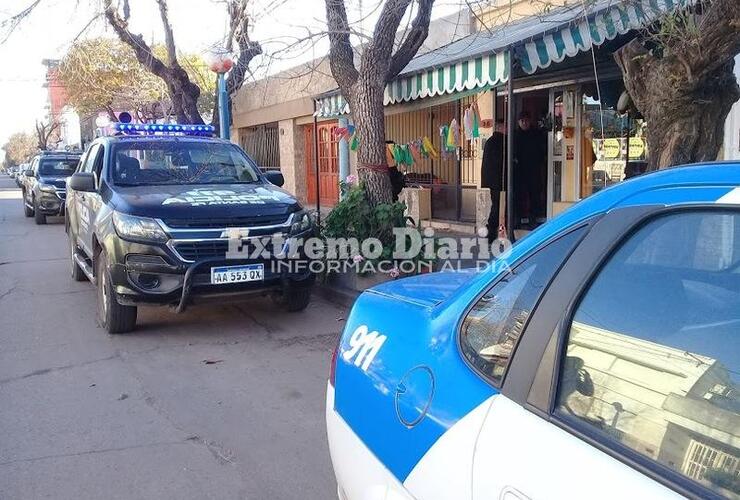 Cuatro móviles arribaron esta mañana a una propiedad de Belgrano al 300 en el centro de Arroyo Seco.