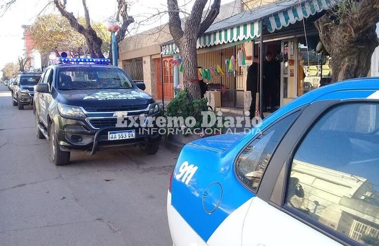 Cuatro móviles arribaron esta mañana a una propiedad de Belgrano al 300 en el centro de Arroyo Seco.