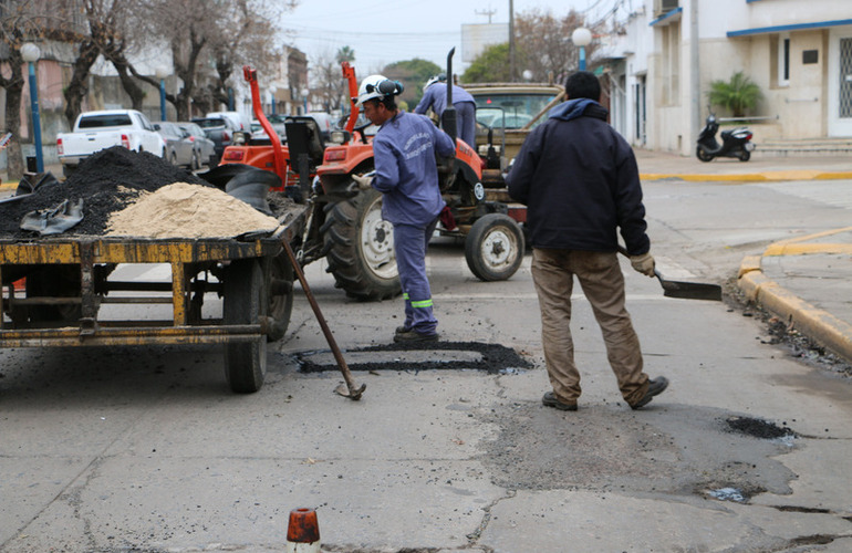 Imagen de Bacheo en las calles del centro de Arroyo Seco