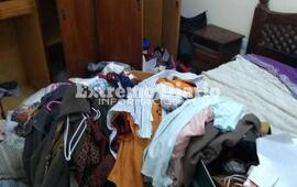 Los malvivientes lo ataron y lo dejaron tirado en la cama; además lo golpearon en el rostro.