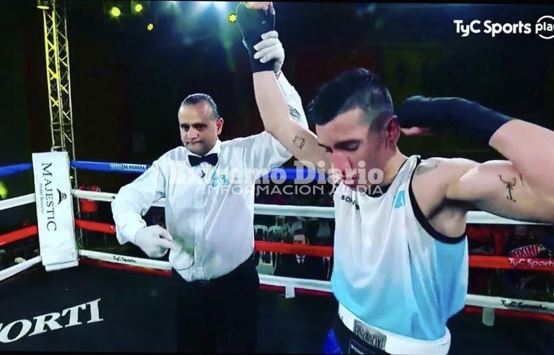 Imagen de Facundo García, del Cuello Boxing de Talleres, ganó su pelea y va por más