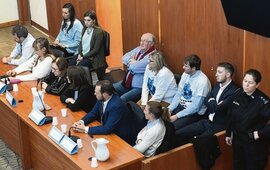 Acusadores. Fiscales y querellantes, ayer, en la sala de audiencias.Silvina Salinas