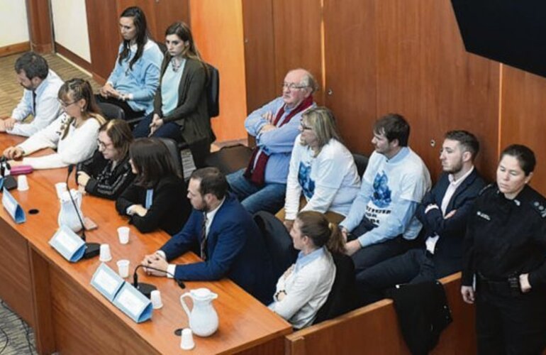 Acusadores. Fiscales y querellantes, ayer, en la sala de audiencias.Silvina Salinas