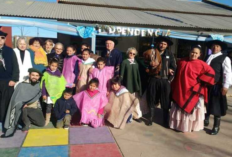 Imagen de En el Ombú: Acto en la Escuela Almafuerte junto a Los Gurises