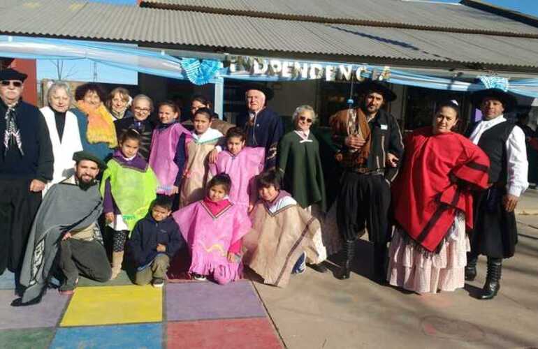 Imagen de En el Ombú: Acto en la Escuela Almafuerte junto a Los Gurises