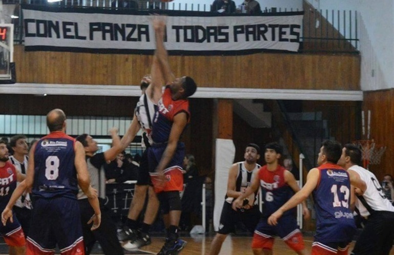 Uni&oacute;n y Talleres vuelven a verse las caras en el gimnasio del "Panza".